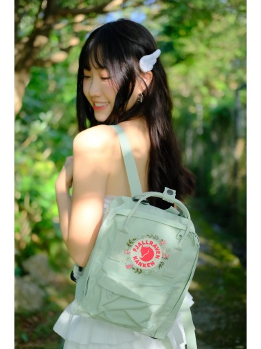 【新登場】Fjallraven Kanken Embroidery – Rose Whisper / Mint - Mini Size